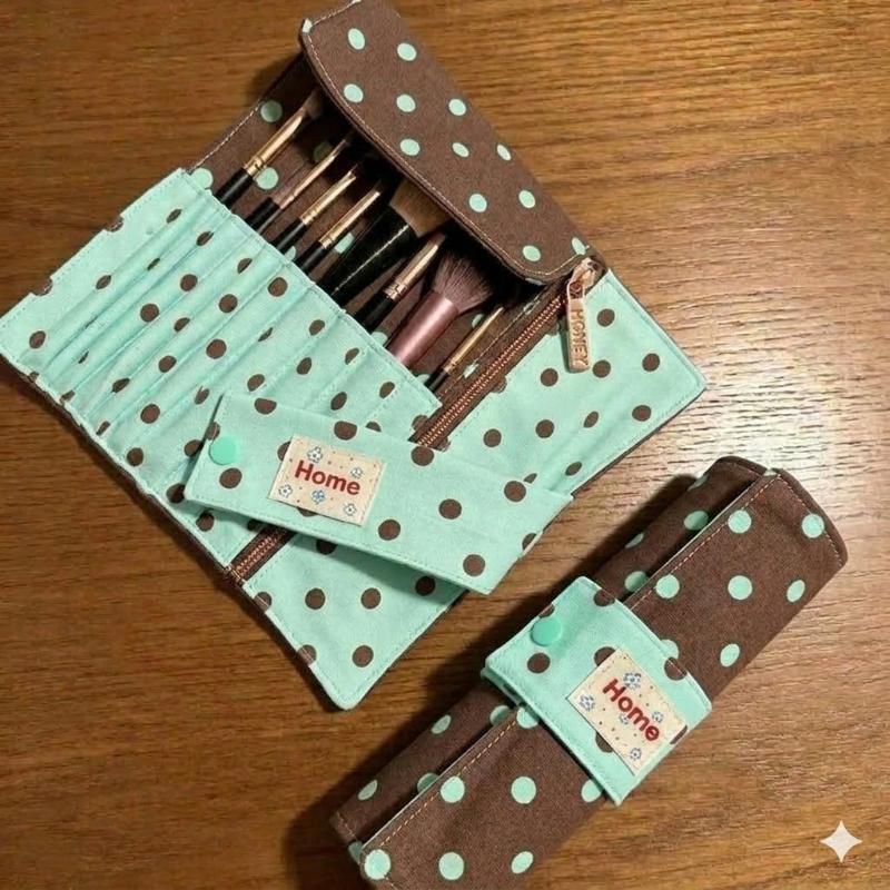 Vintage Polka Dot Roll Up Penc - đánh giá và giá Makeup